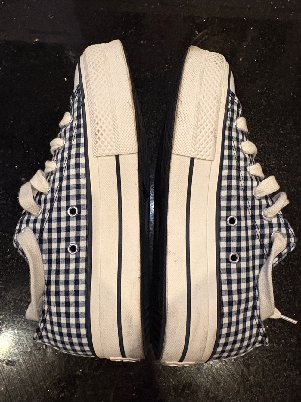 WOMEN'S CONVERSE CHUCK TAYLOR ALL STAR LIFT OX GINGHAM PLATFORM SNEAKERS - Picture 5 of 9